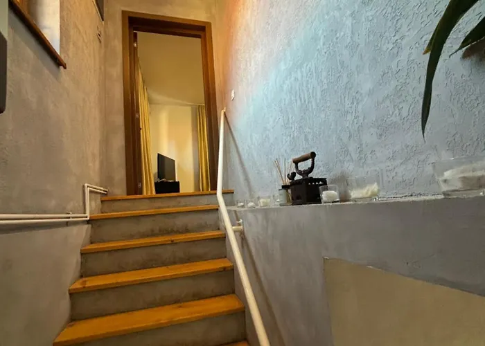 Charming Two- Bedroom House Бухарест